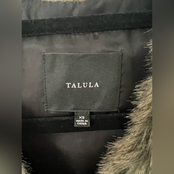 NWOT Talula Park Slope Faux Fur Vest (XS) - Picture 7 of 8